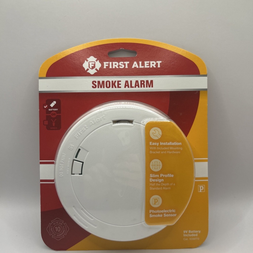 First Alert Smoke Alarm Photoelectric Smoke Sensor Battery Operated 1039772